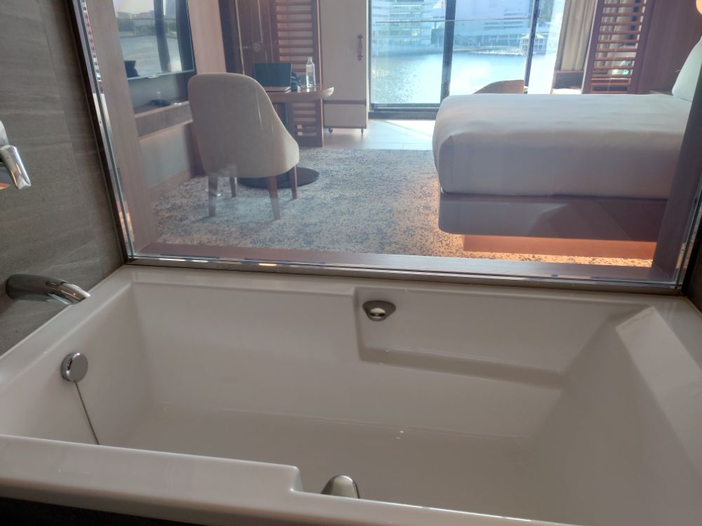 Intercontinental-yokohama-pier8-hotels-bathroom2