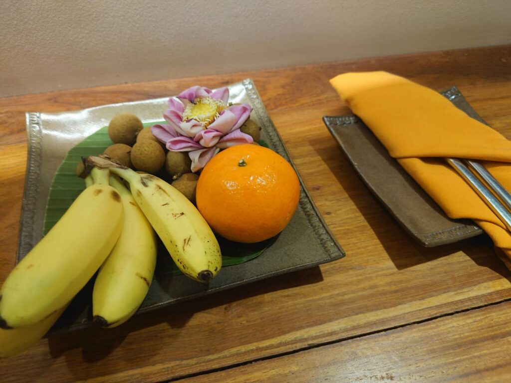 golden-temple-residence-welcome-fruits