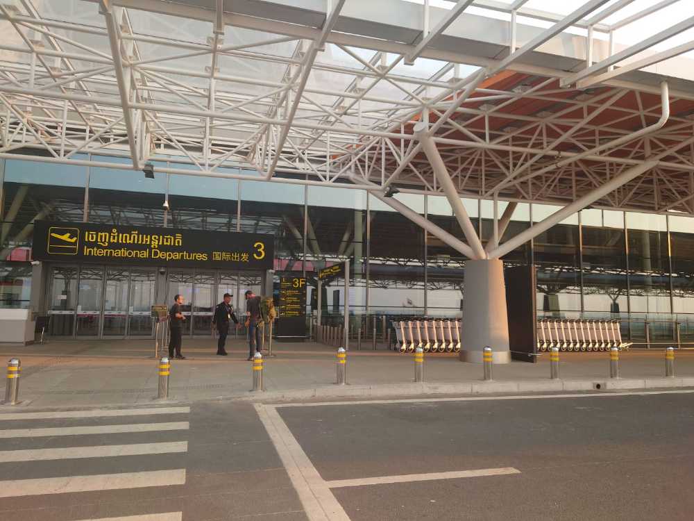 cambodia-airport4